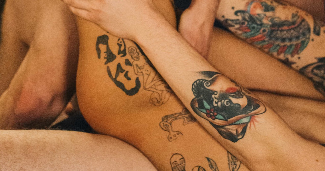 Beautiful Brunette Babe Tiny Tits Sucked In Erotic MFM Threesome