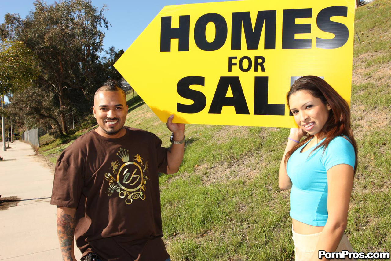 Die Latina Nataly Rossa Bekommt Ein Facial Von BBC