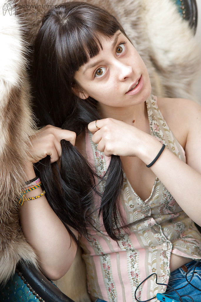 Fofa Amadora Tahlia J Tira Jeans E Se Masturba Boceta Molhada