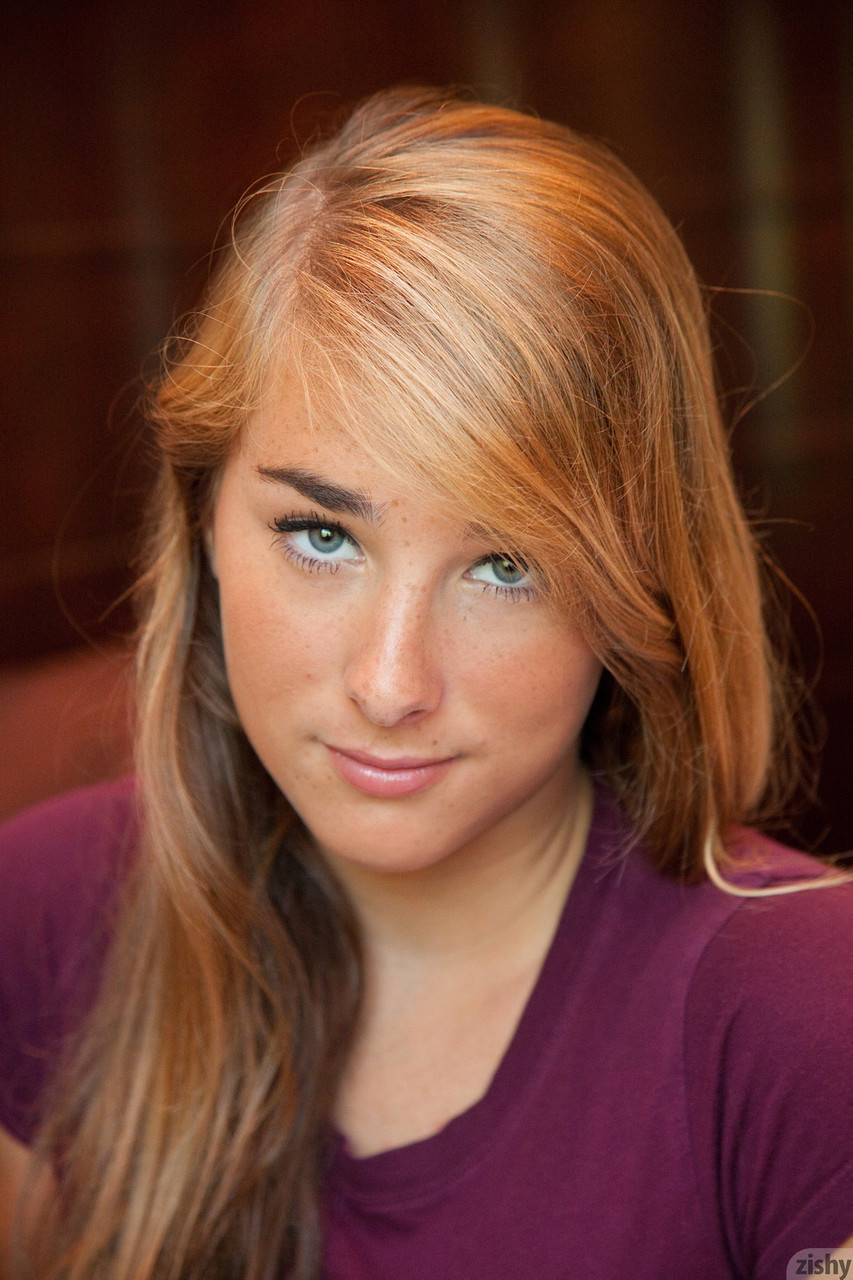 Athletic Teen Nicole Carver Shows Off Toned Body And Hot Round Ass At Home