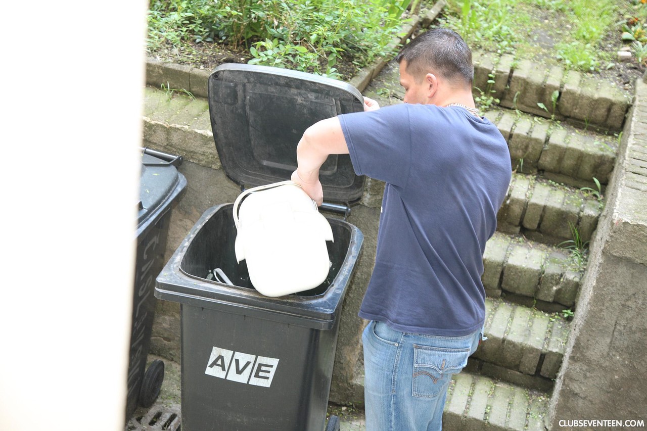 Caroline D Nackt XXX Im Club Seventeen