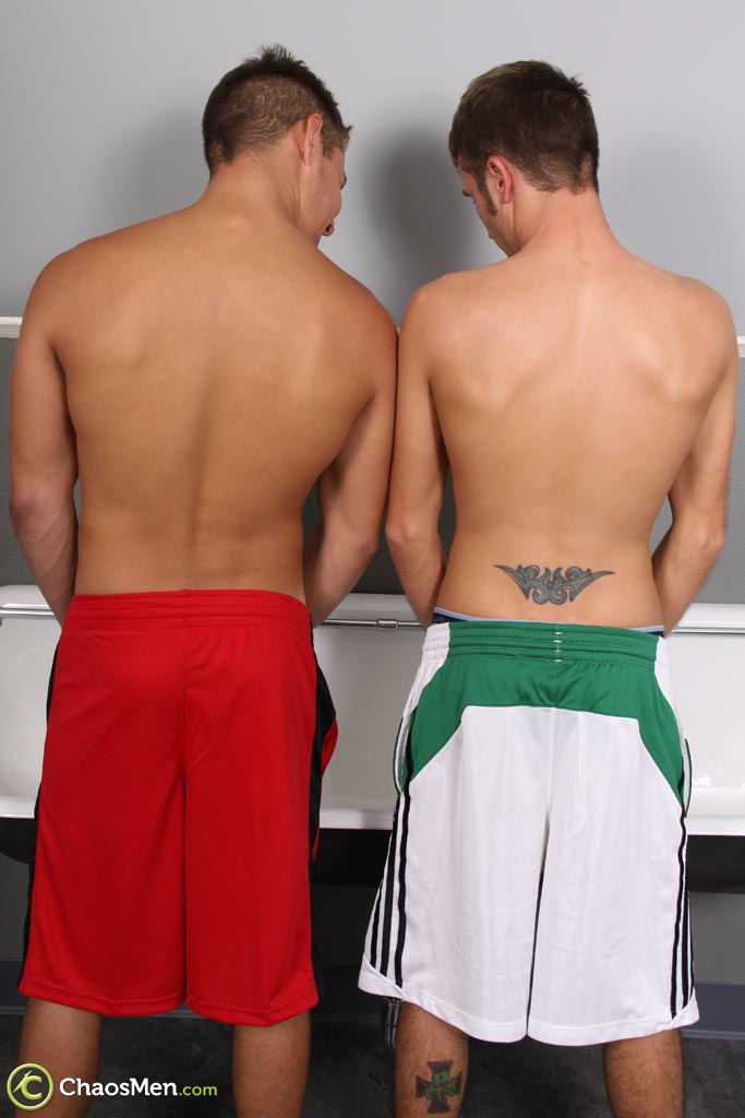 Gay Hunks Tyler Shields And Isaiah Have Oral And Anal Sex In Gloryhole Toilet