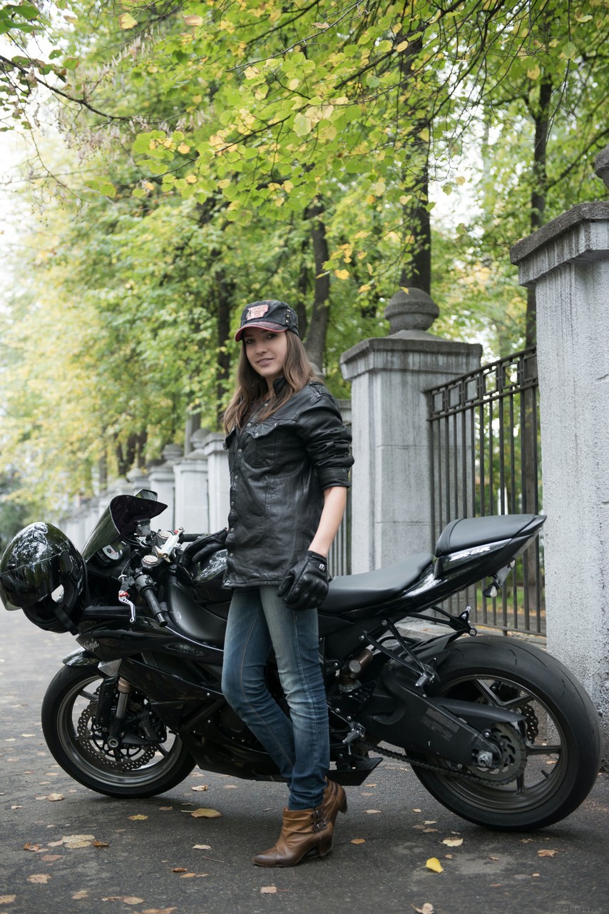 Semmi A Sizzles In Met Art Hot Photos