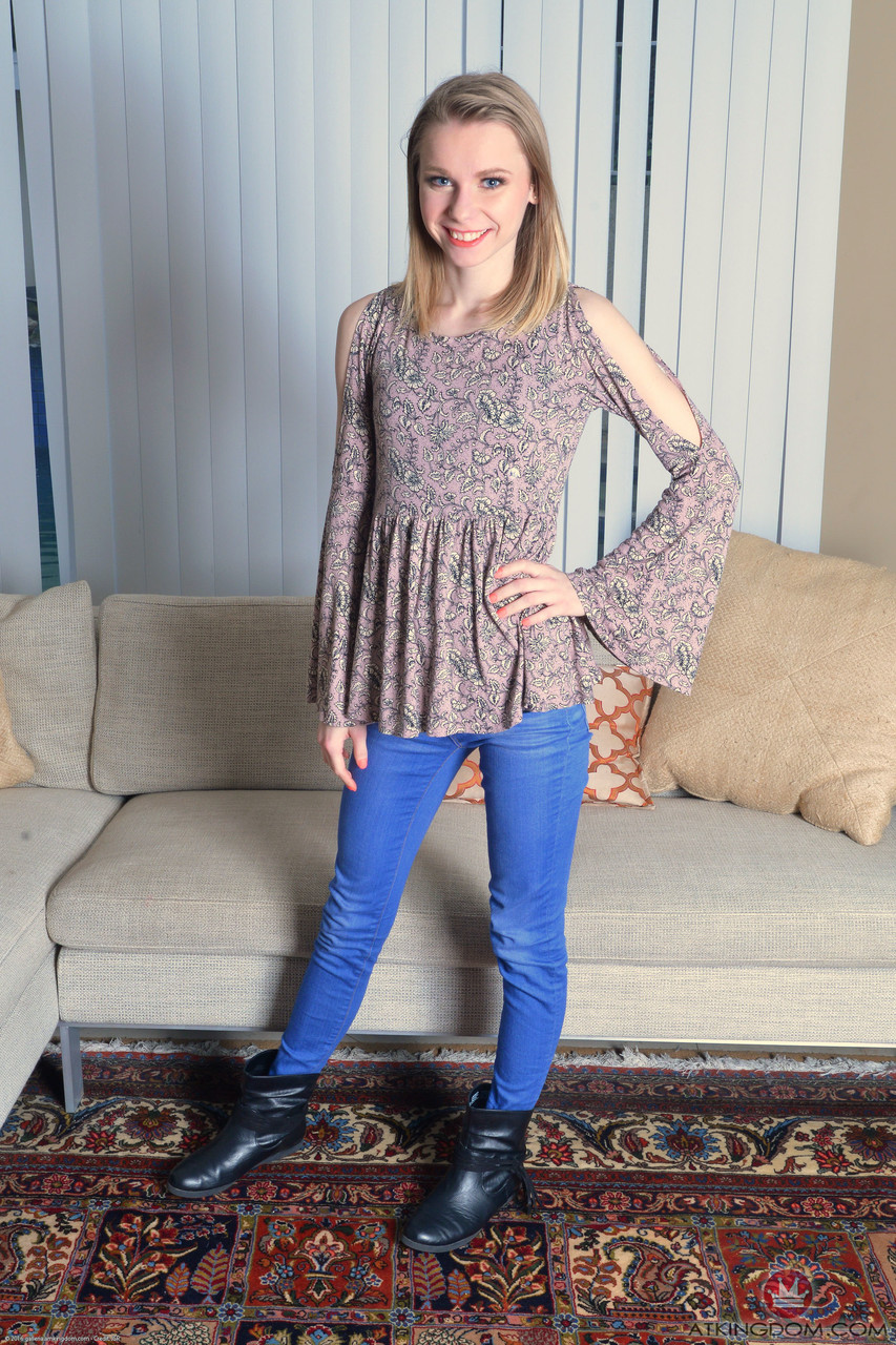 卡特琳娜·彼得罗夫在ATK Petites的XXX写真