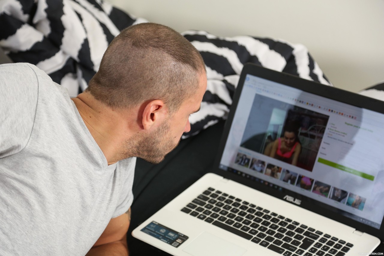 Крошка Русская Подросток Лана Рэй Получает Свою Пизду Вылизанную, Пальцами Траханную И Оттраханную