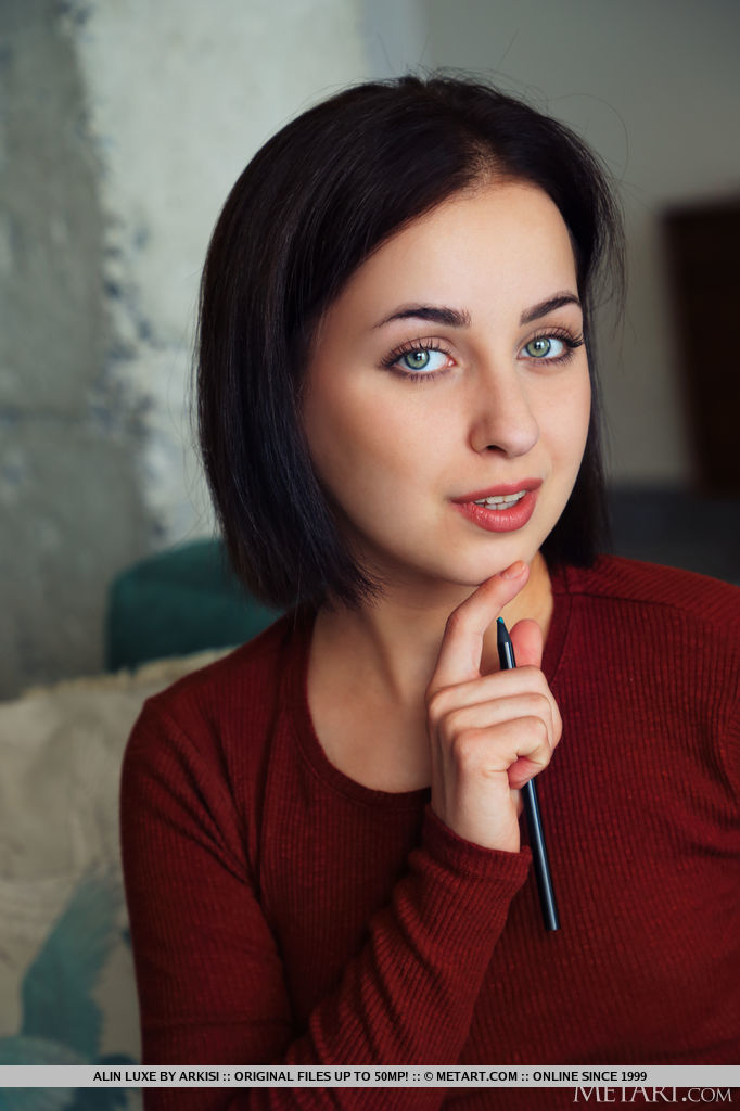 Sweet Brunette Alin Luxe Reveals Pink Pussy And Sexy Ass While Undressing