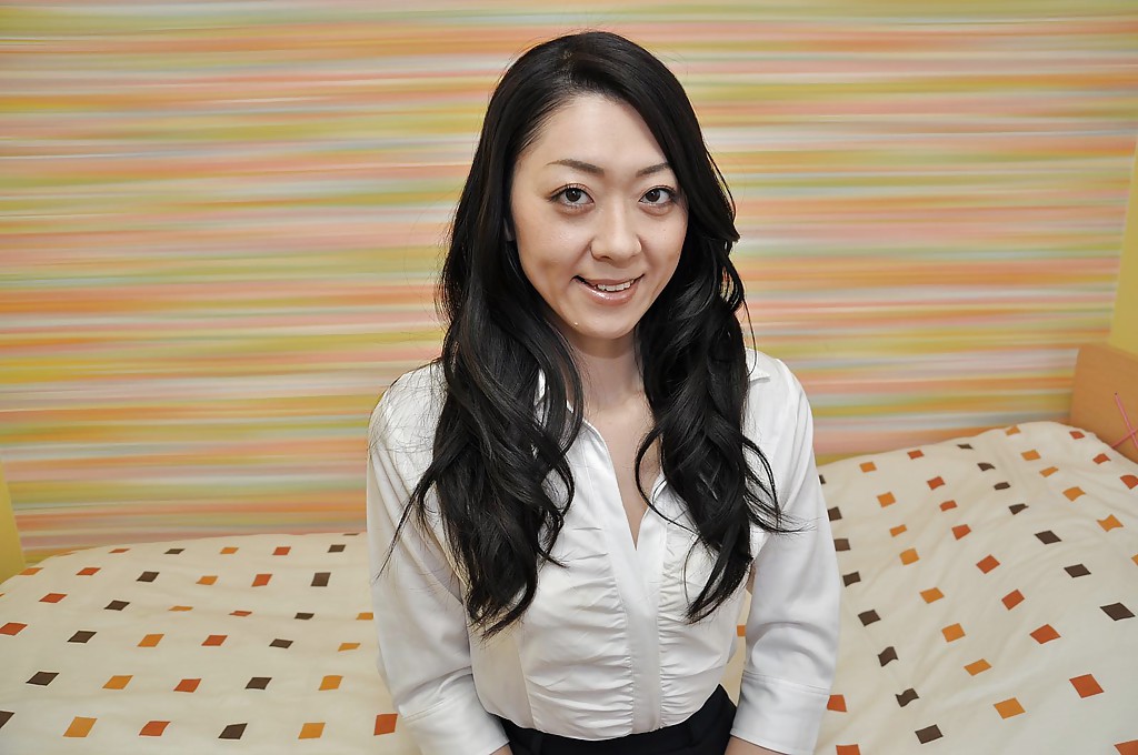 Close-Up Of Brunette Asian Milf Saeko Kojima Undressing