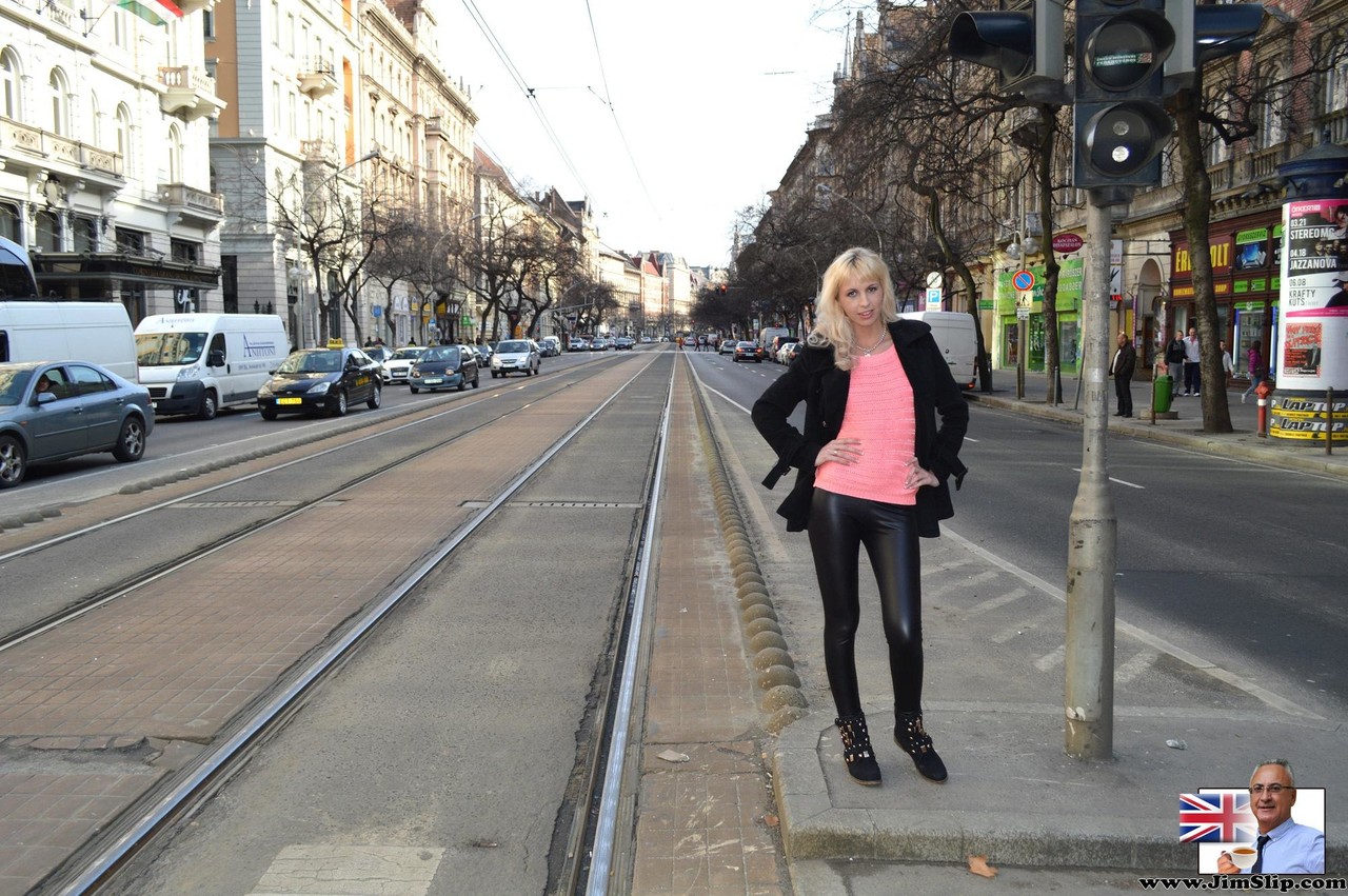 Подросток Алекса В Школьной Форме Трахает Старый Член Мужчины На Кастинге