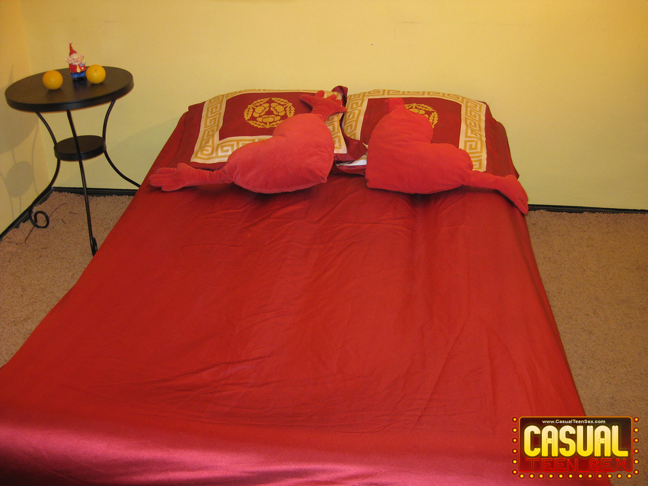 Teen Rusa Nastia Traga El semen Después De Follar Duro En La Cama