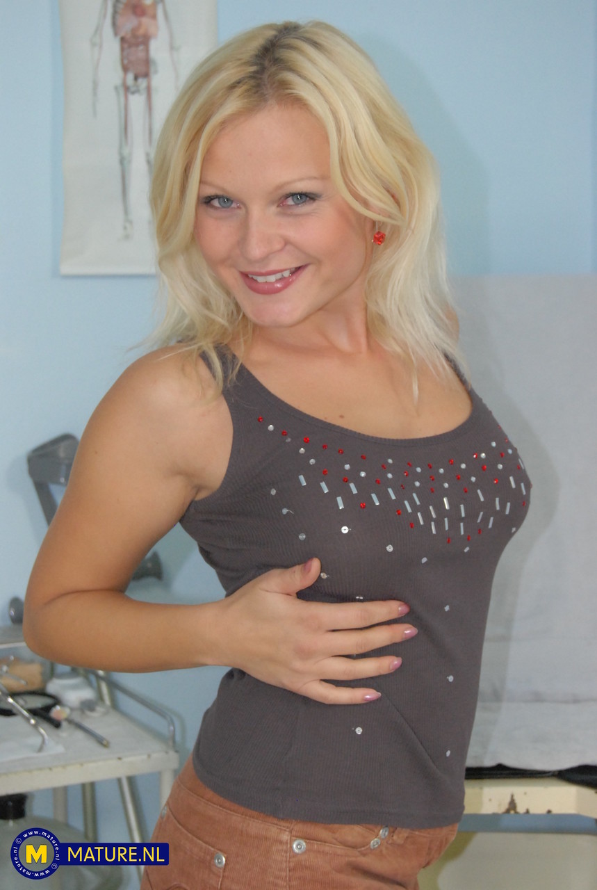 Blonde Mom Kathy Sweet Shows Big Tits And Gets Fucked By Doc