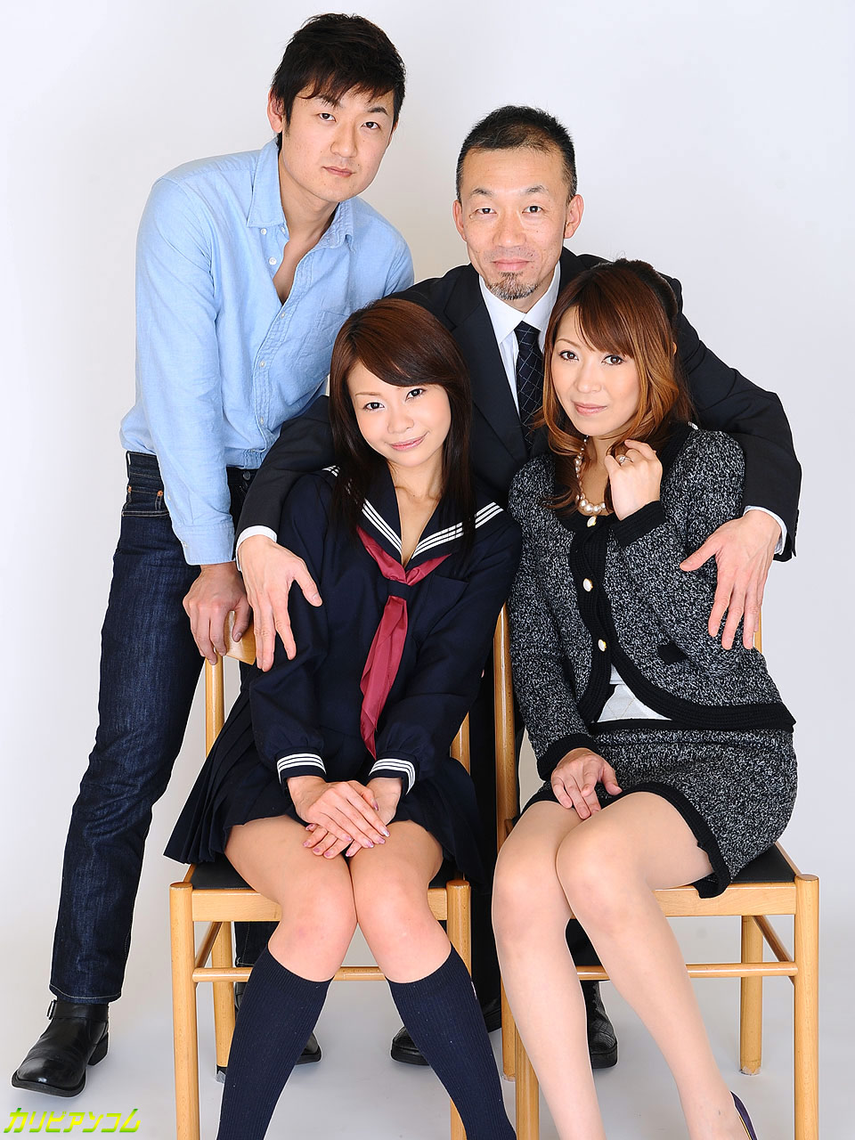 Wilder Hardcore-Vierer Mit Umwerfenden Amerikanischen Und Japanischen Girls