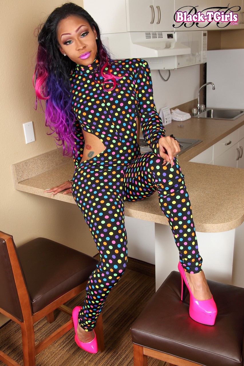 Чёрные Транс-Девушки Хейли Кенсингтон Голая XXX