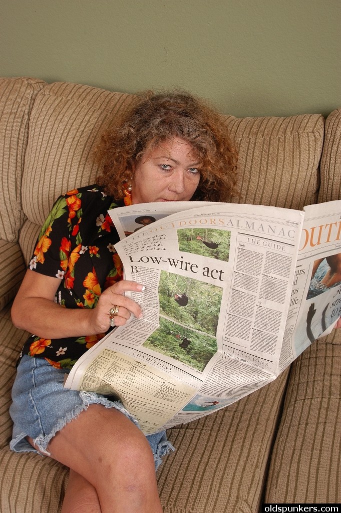 Ivy Undressing While Pinching Her Hard Nipples