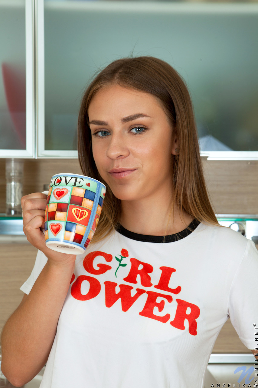 美丽的安泽莉卡·纽比尔斯