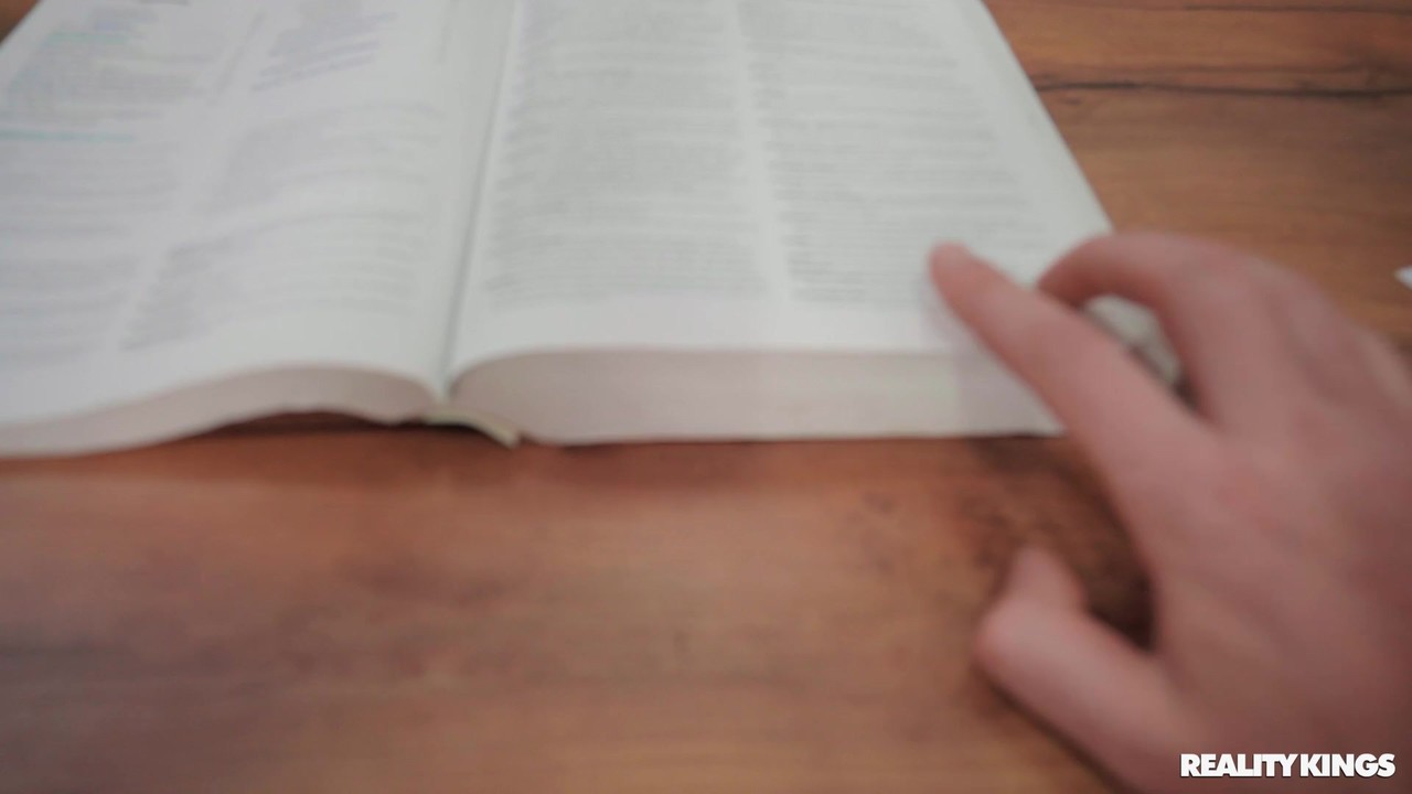 Chloe Cooper Et Oliver Flynn Grosses Poches Naturelles Images De Sexe