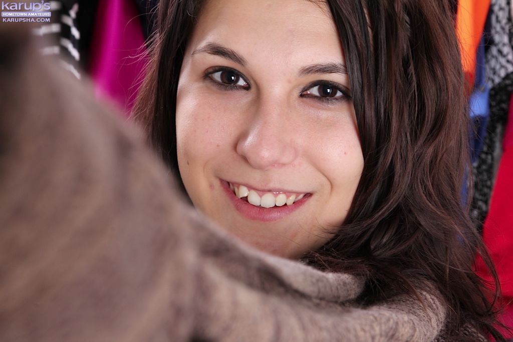 Любительская Красотка Элла Джонс Снимается До Черных Сапог