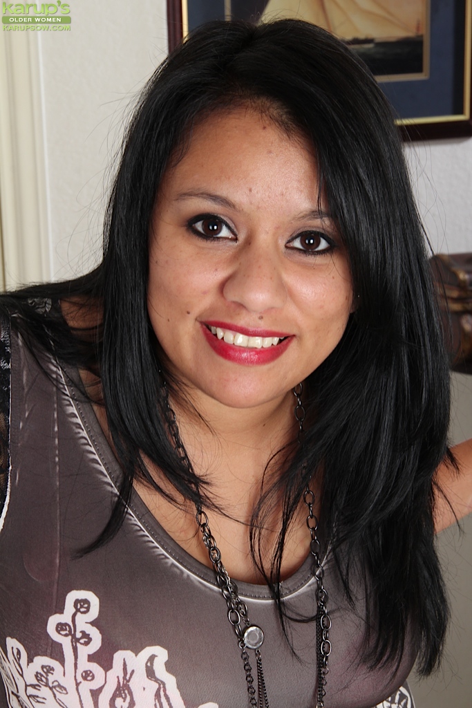 ルーシー・ペレスが太った体とオナニーを披露する