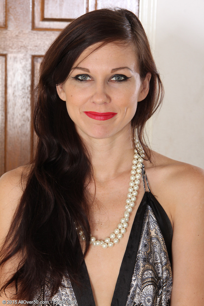 Slim Milf Over 30 Strips Dress And Panties To Pose Nude