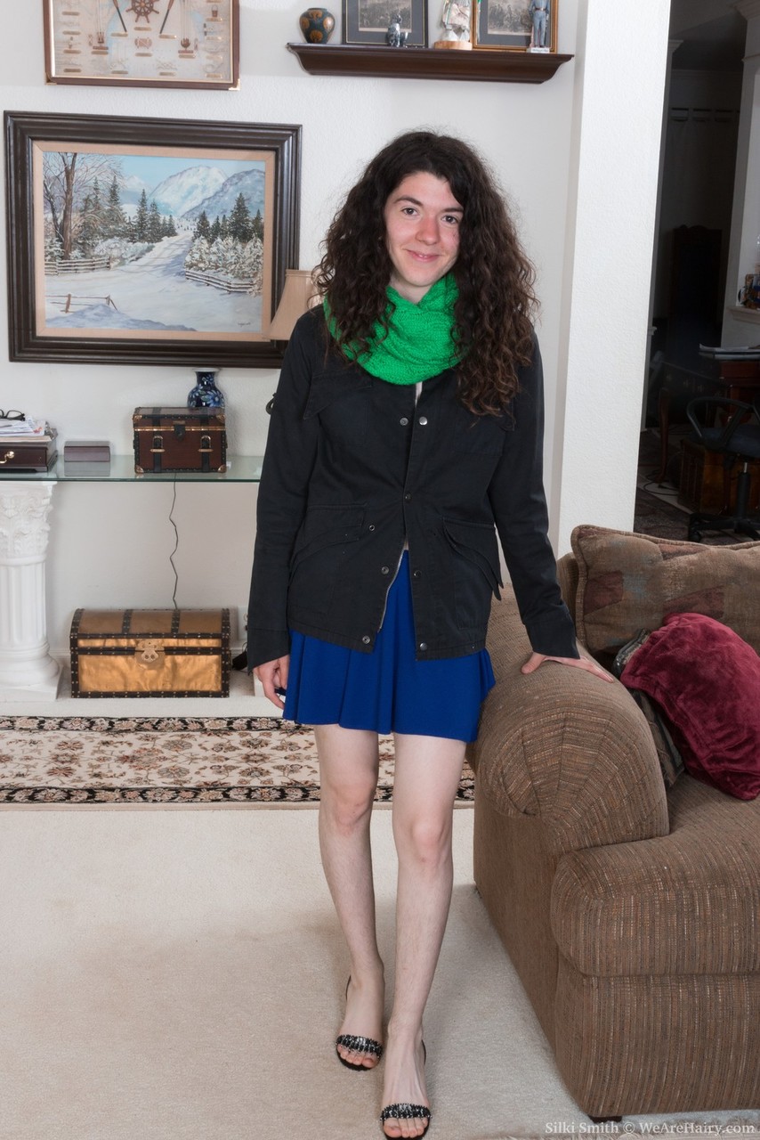 السمراء الشعرية سيلكي سميث تتعرى وتفتح بيفرها