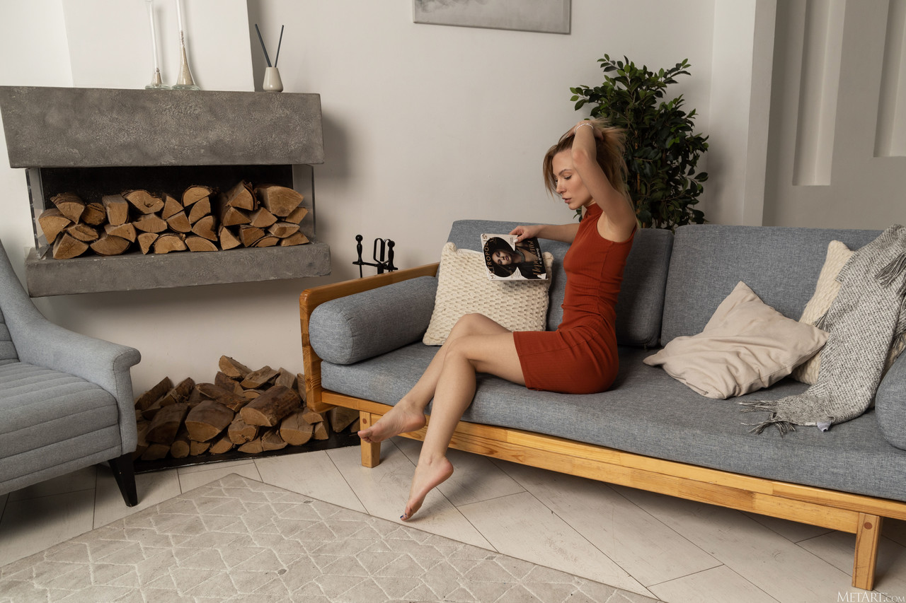 Stefania Silk 在 Met Art 色情照片中表演情色艺术