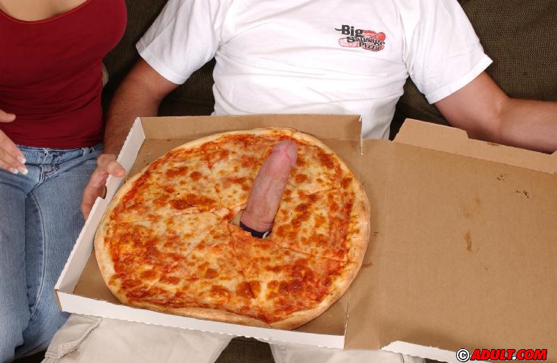 ऐशलिन ब्रूक पिज़्ज़ा बॉय को चोदती है और अपने सुंदर चेहरे पर वीर्य ग्रहण करती है