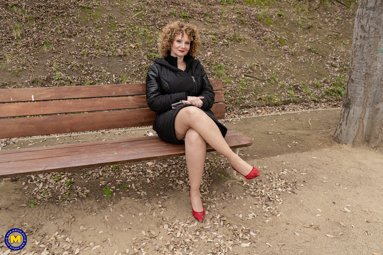 Junge Lesbe Fickt Ihre Reife Stiefmutter Mit Großen Titten