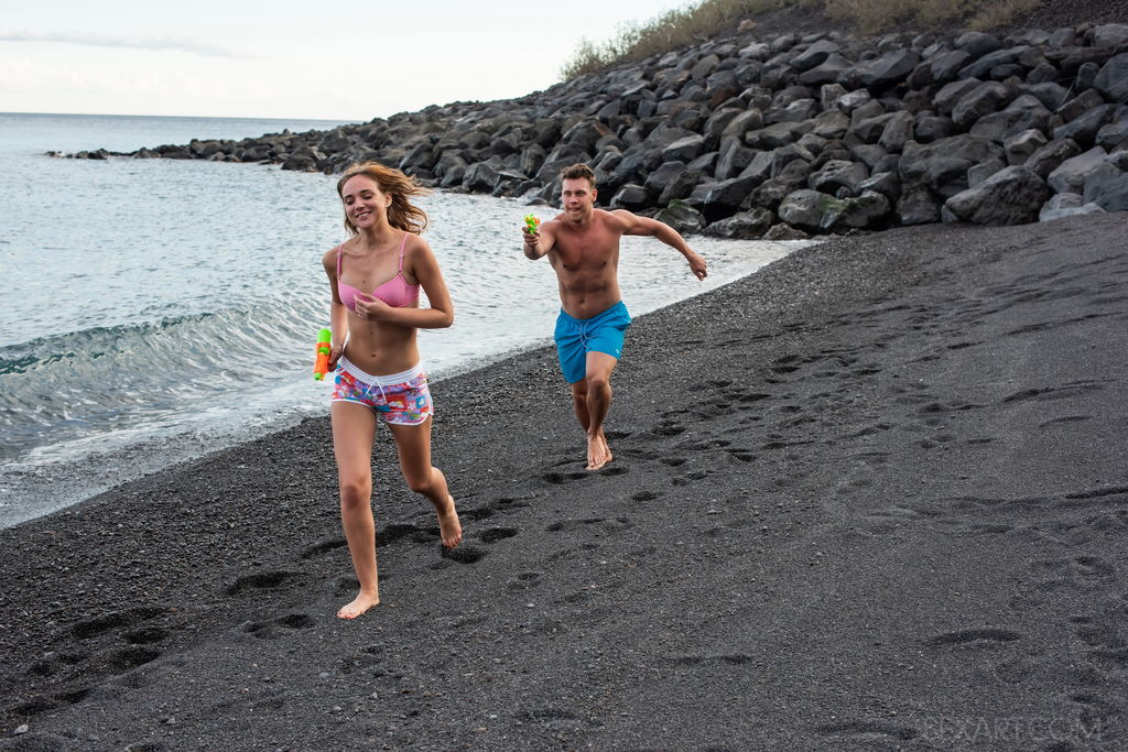 Оксана Чик Занимается Сексом С Своим Парнем На Вулканическом Пляже