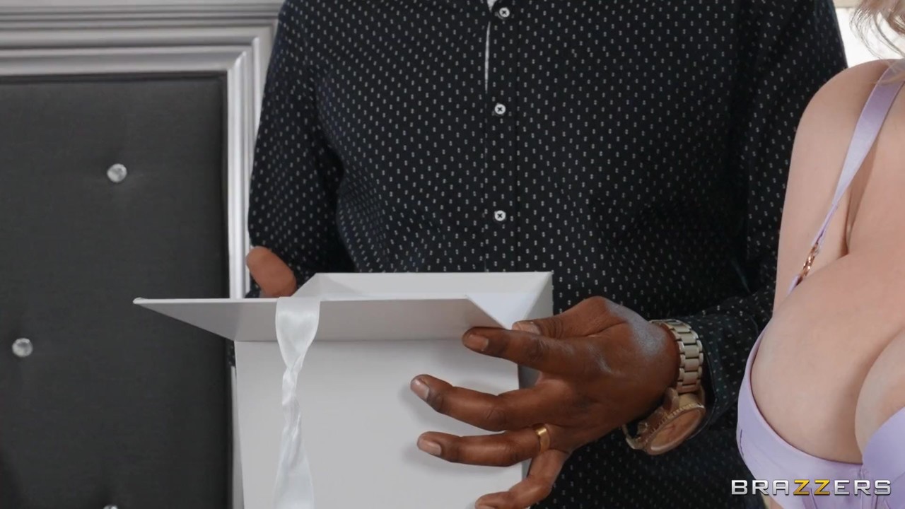 वास्तविक पत्नी की कहानियाँ ब्लेक ब्लॉसम और जैक्स स्लेयर के साथ XXX गैलरी में