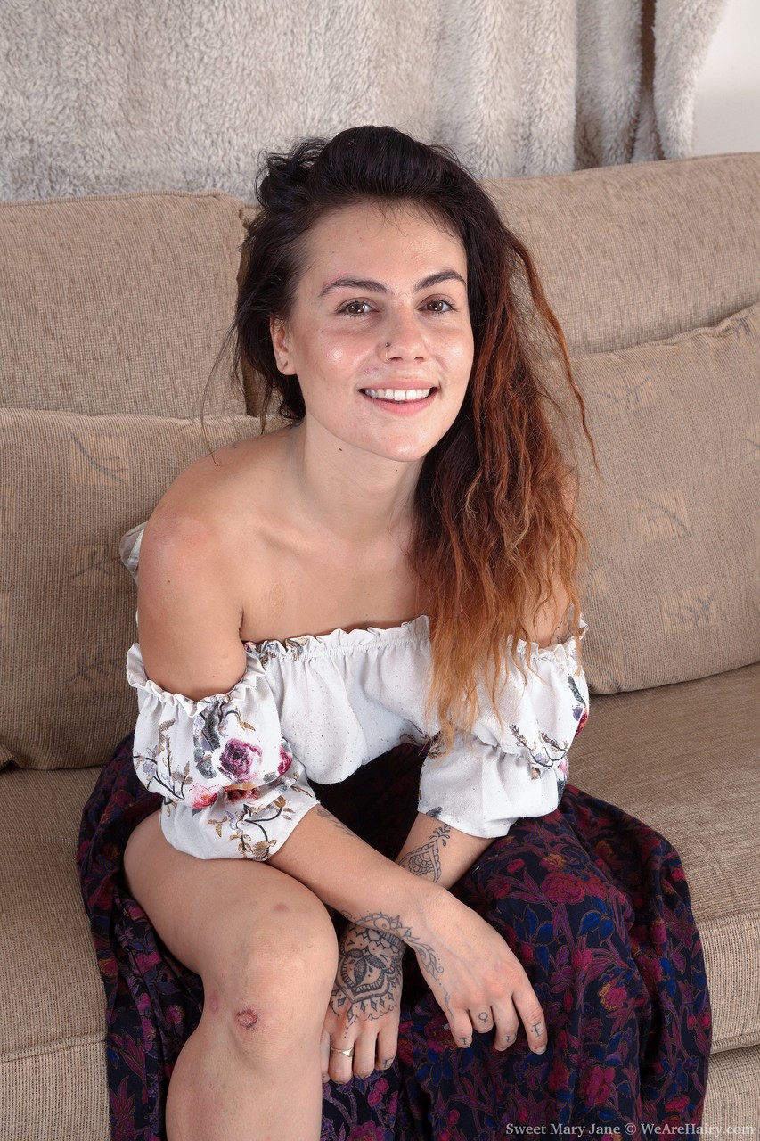 De Cerca Coño Peludo Extendido Por Amatateur Tatuado Dulce Mary Jane