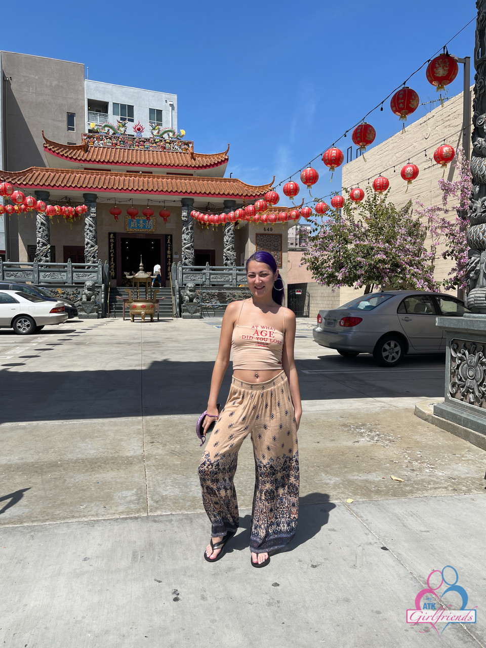 Adorable Amateur Lily Adams Mueve Las Bragas Y Se Frota La Concha