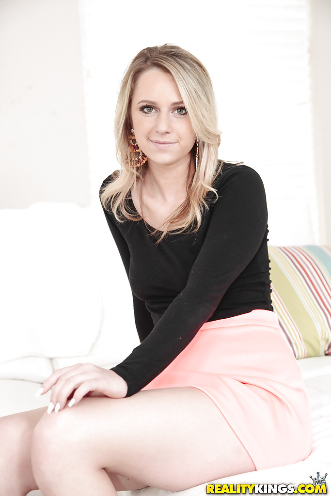 Petite Blonde Teenager Molly West Exposes Teen Tits And Tattoos