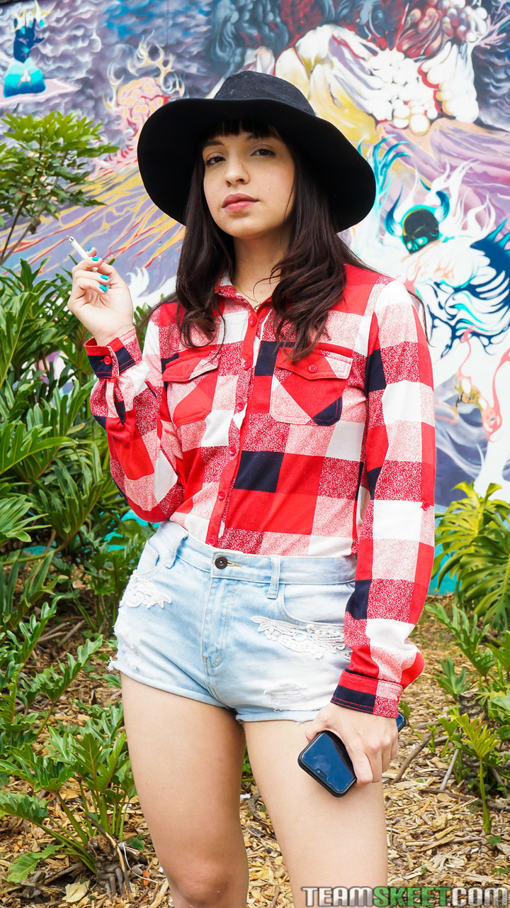 Latina Matilda Ramos Follada Por Logan Salamanca En La Cama