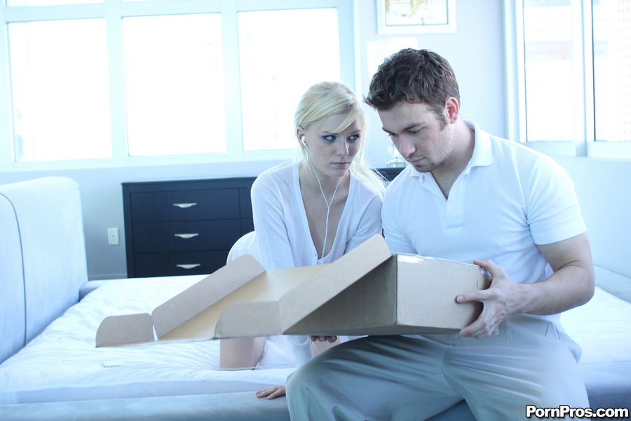 Blonde 18 Year Old Gets Jizz On Face After Bdsm Games With Man Friend