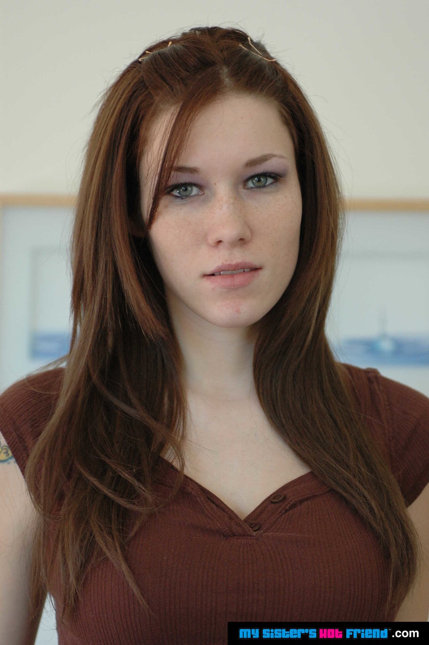 Allie Sin Recibe Un Empotramiento Hardcore Y Un Polvo En Sus Grandes Tetas