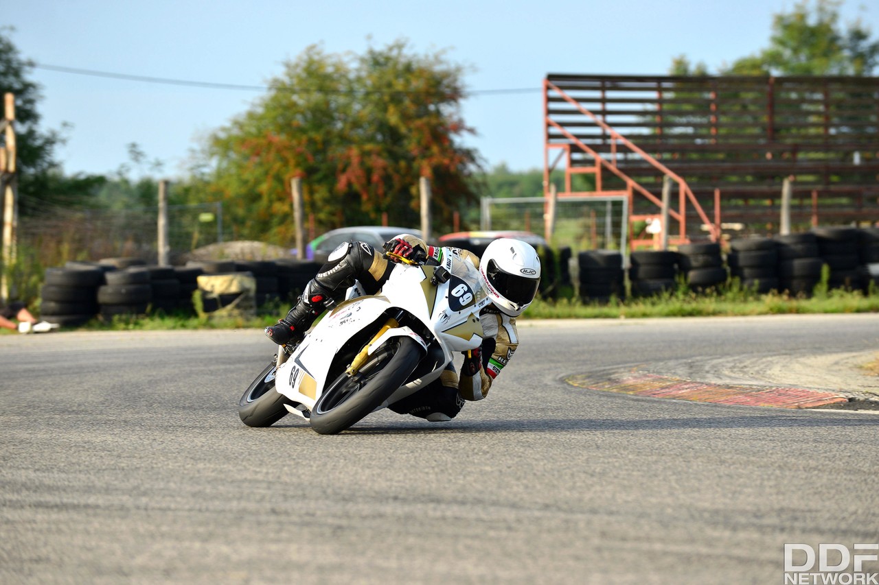 Sexy Spanierin Ginebra Bellucci Bläst Hart Den Schwanz Bevor Sie Anal Gefickt Wird