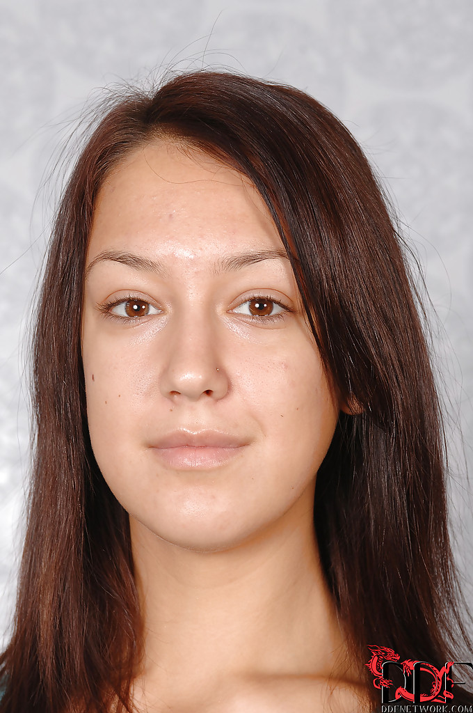 Traviesa Aficionada Olivia Se Pone Coqueta Y Salvaje Hoy