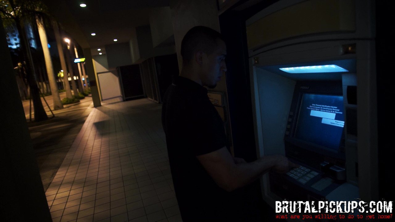 萨布丽娜·班克斯深夜被迫进行粗暴青少年性爱