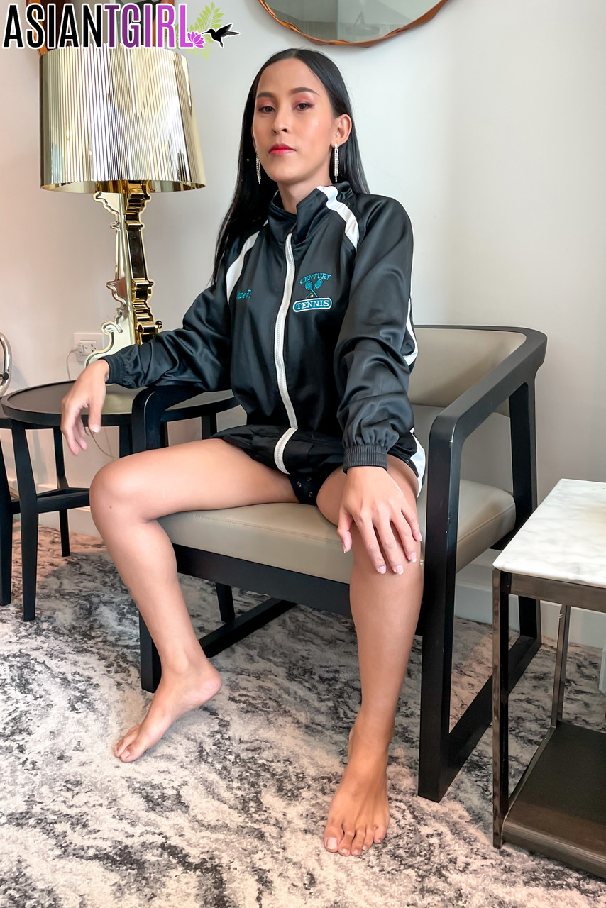 एशियाई टीगर्ल स्टार हैम गरम पोर्न एक्शन में