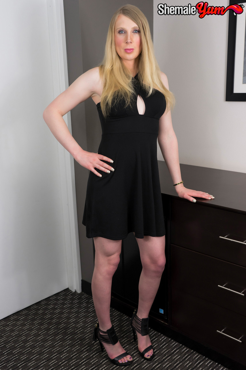 Janelle Fennec 在 Grooby Girls 上的裸体照片