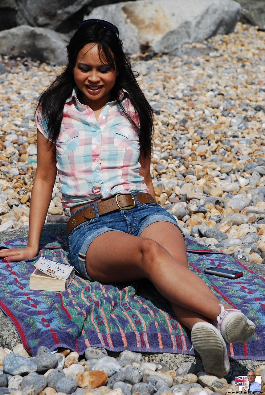 Amira De Leon, Sexy Asiatische Schulmädchen, Doggy Von Altem Jim Slip Gefickt