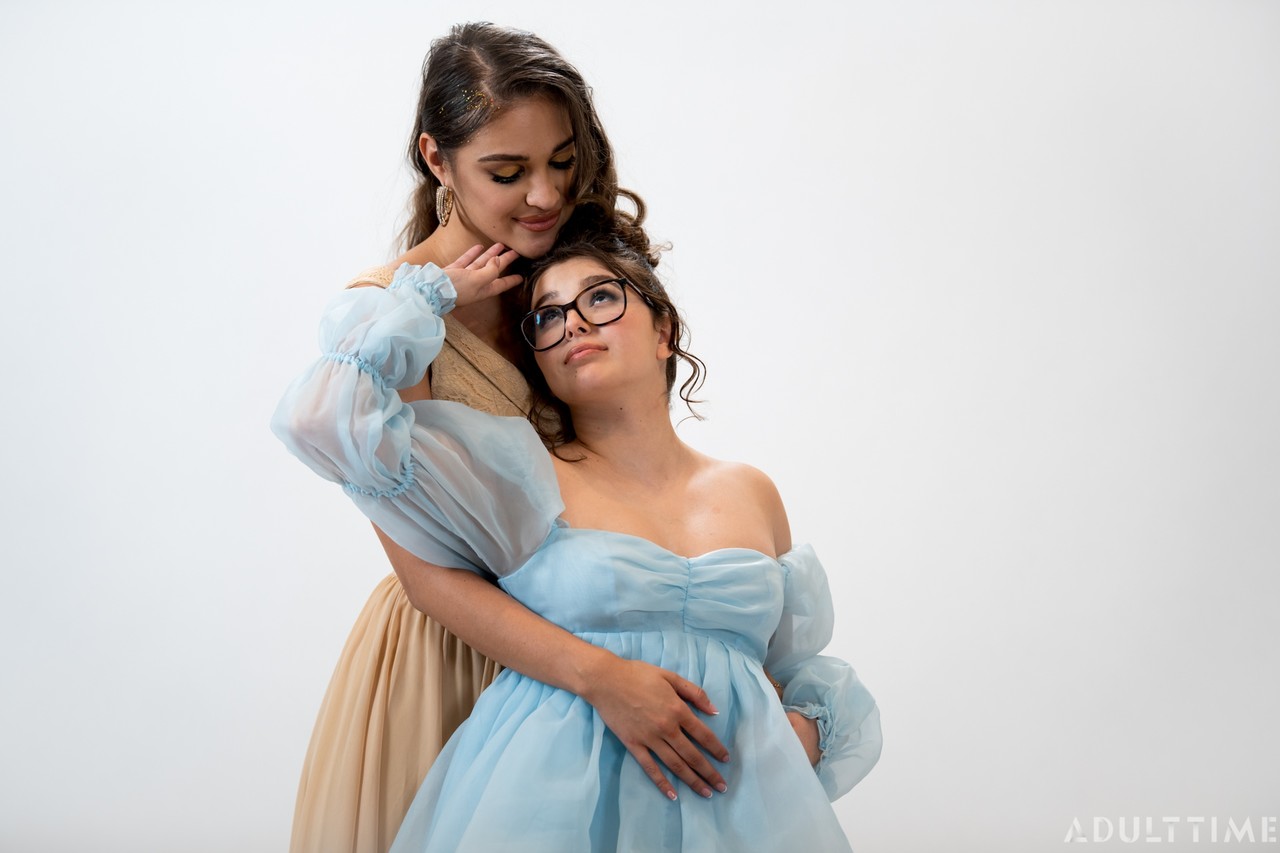 गिज़ेल ब्लैंको और लीन लविंग्स की एडल्ट टाइम सेक्स इमेजेस