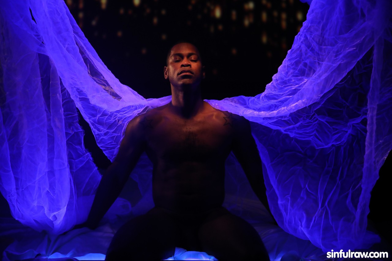 داريل ديبس ودولي ديور في صور خام عفنة