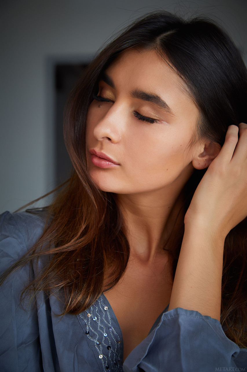 Bambi Joli Show Tiny Tits And Lickable Shaved Pussy