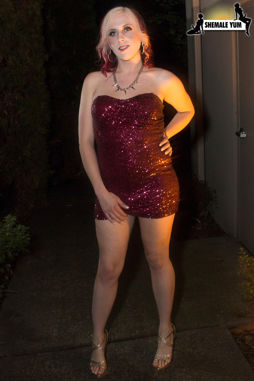 XXX-Fotos Von Cherry Mavrik Mit Grooby-Girls