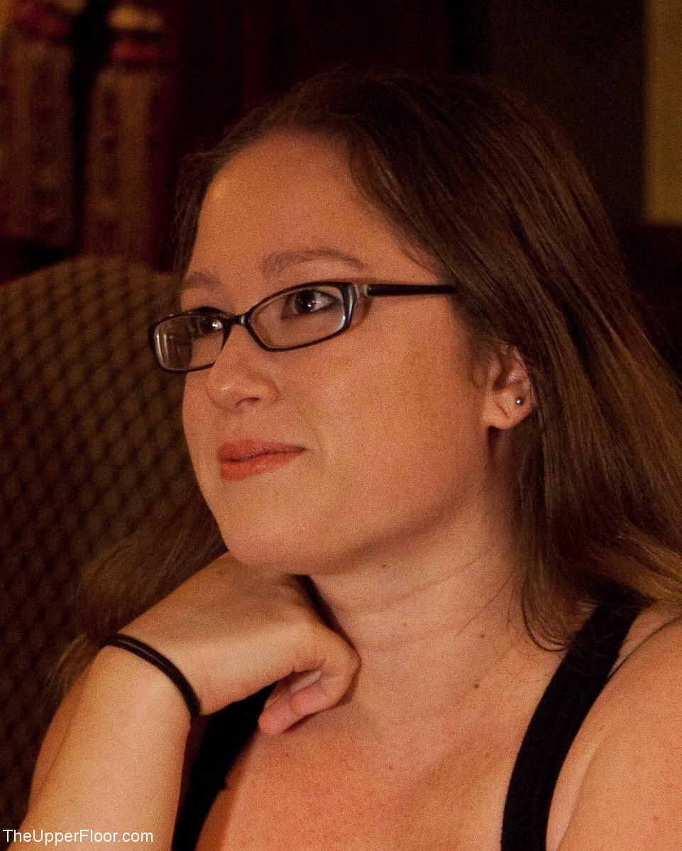 الطابق العلوي مع أليكسا بوند ديلان رايان مايسترو ستيفانوس