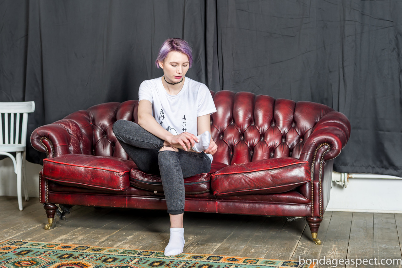 Kaleria Dyed Hair Solo Girl Pretty Feet White Socks