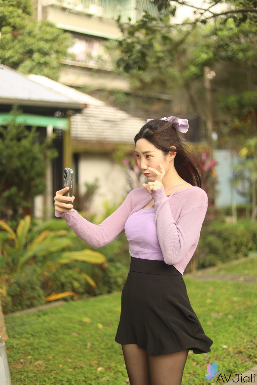 Asiatique Sexy En Tenue Normale Avant De Monter Une Bite En Lingerie Coquine