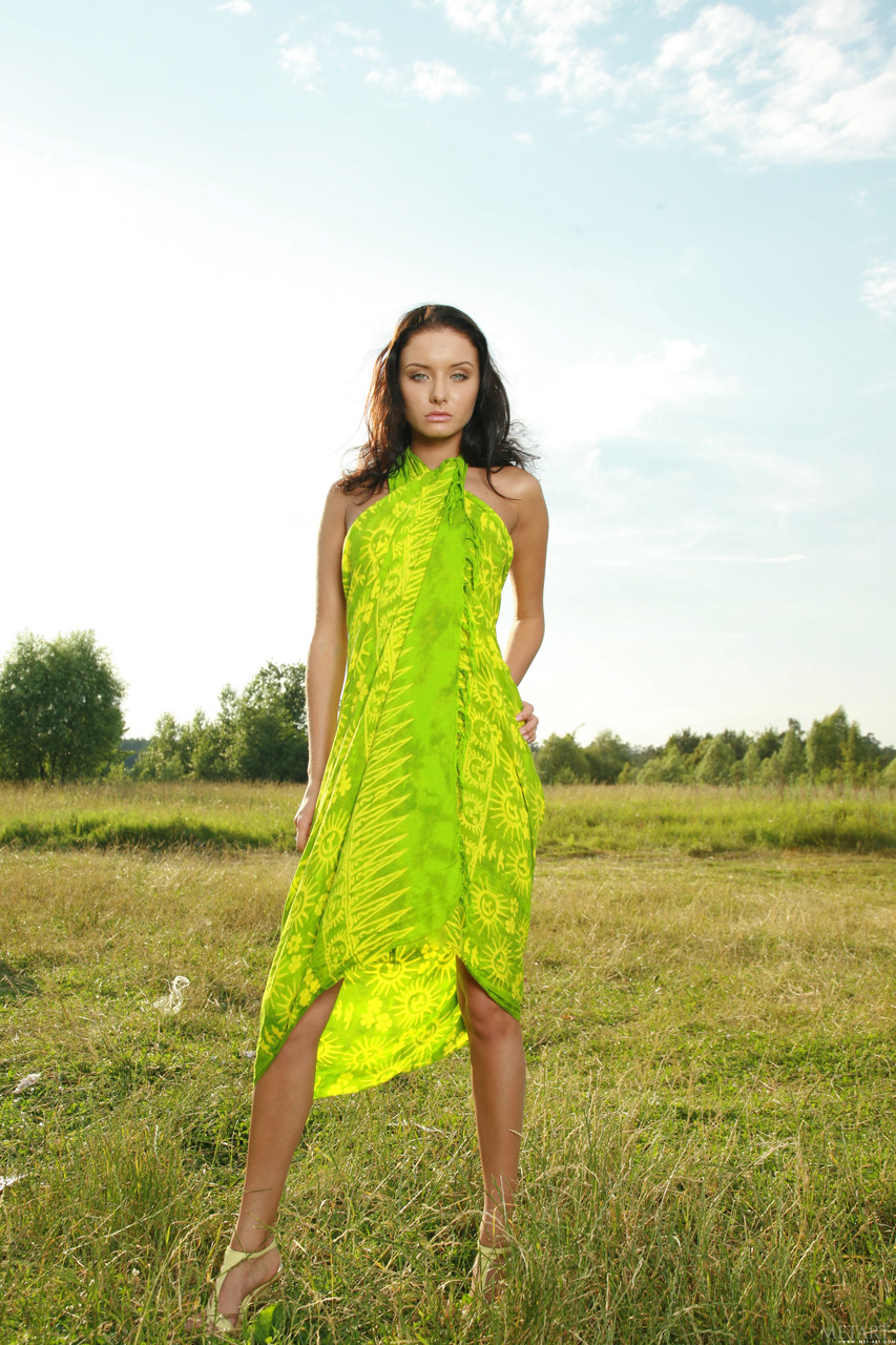 Sasha G Performs Hot XXX Scene For Met Art