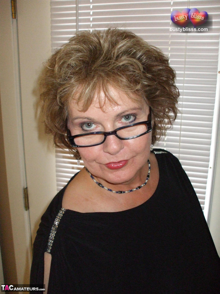 Point De Vue Sexe Avec Femme Mûre Ronde Buste Béat