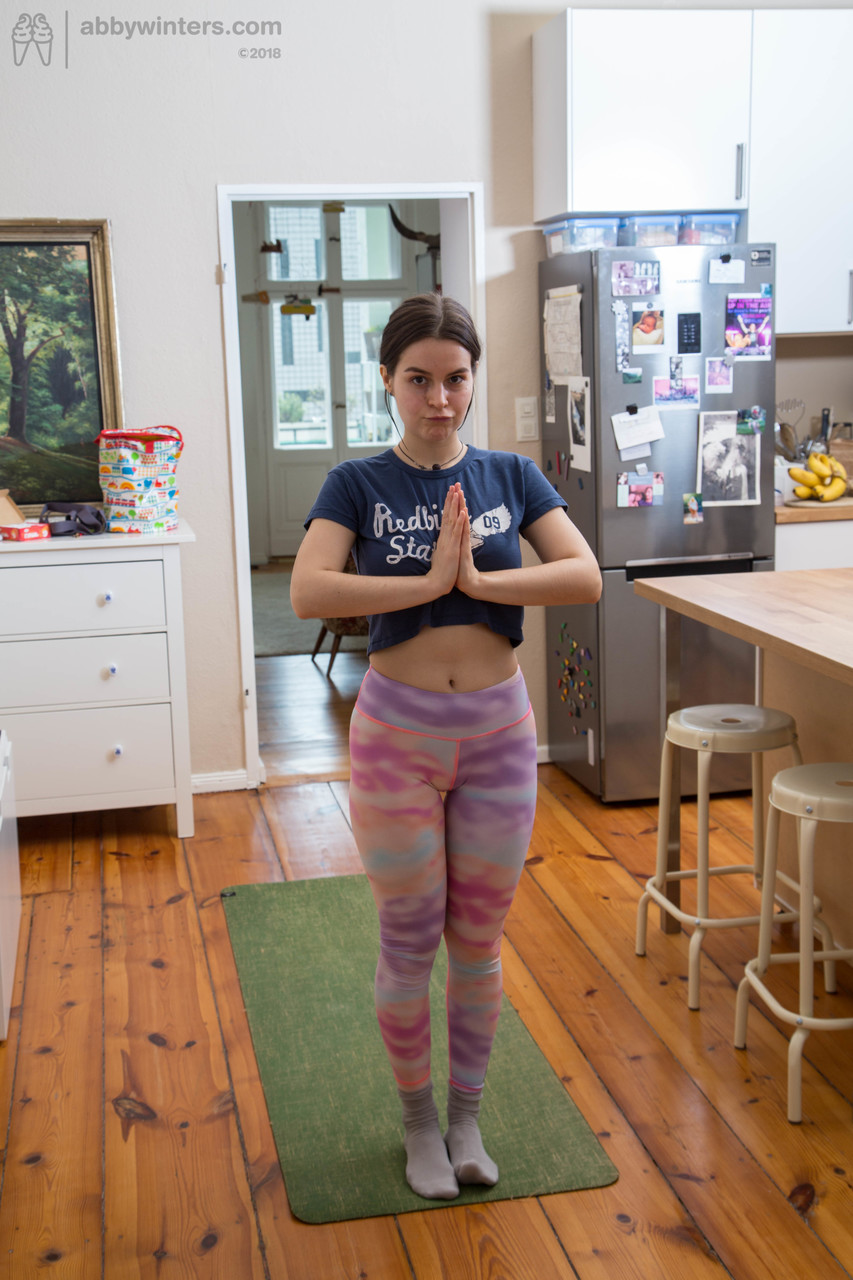 Amateur-Ukrainerin Daniela D Zeigt Natürliche Brüste Und Spielzeuge Haarige Muschi